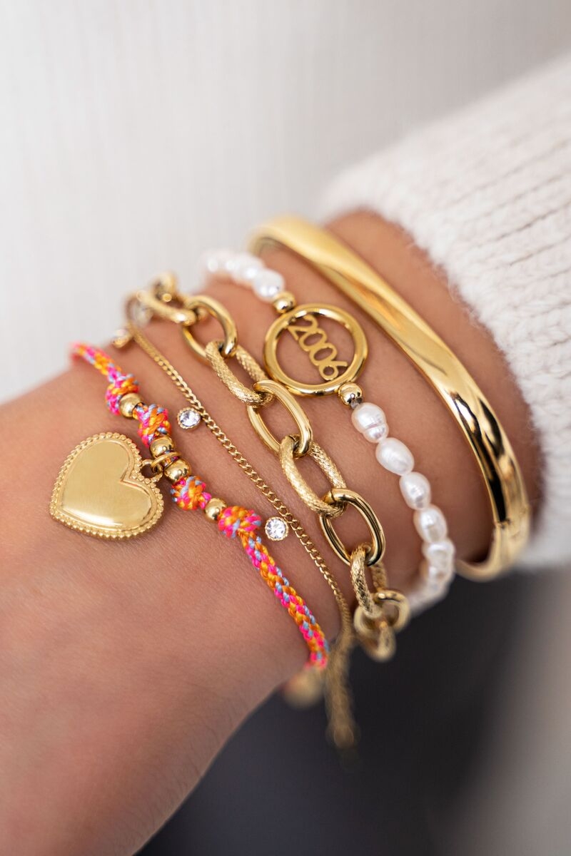 ARMBAND VIJF STRASS STEENTJES GOUD