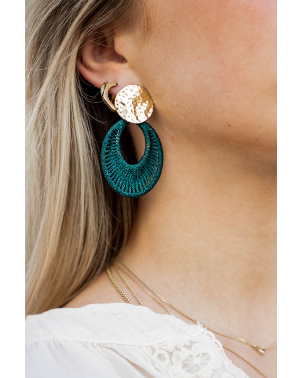 OVALEN SILK OORBELLEN GROEN 