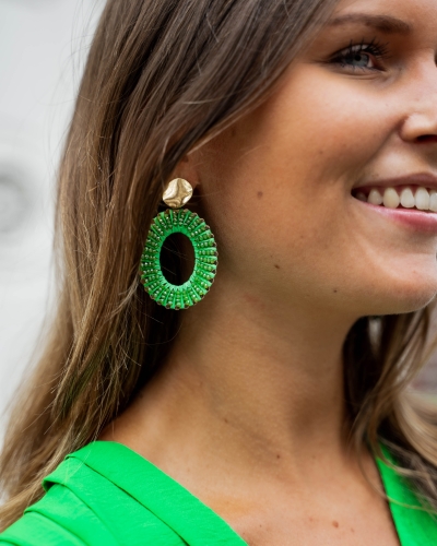 OVALEN RAFFIA OORBELLEN GROEN