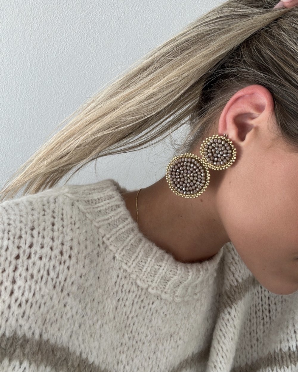 OORBELLEN ROND BRUIN