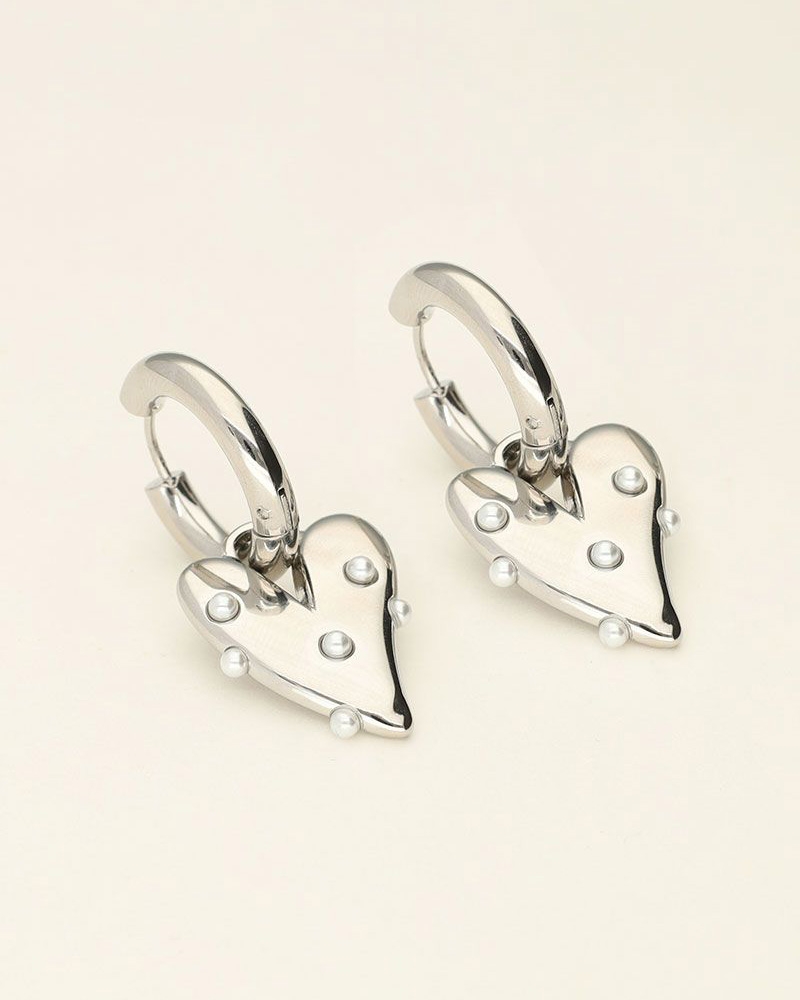 GROTE OORRINGEN MET HART EN PARELS ZILVER