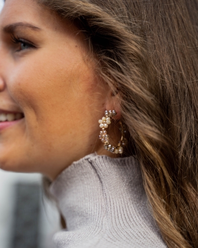 Gossip RONDE OORBELLEN MET KRALEN TAUPE