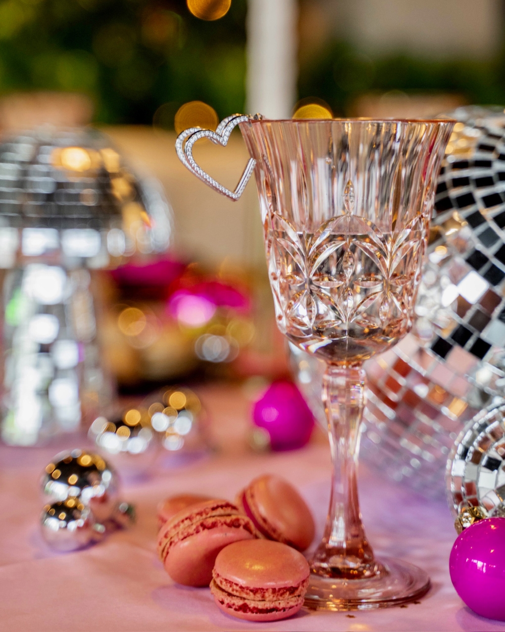 OORSTEKER HART MET STRASS ZILVER