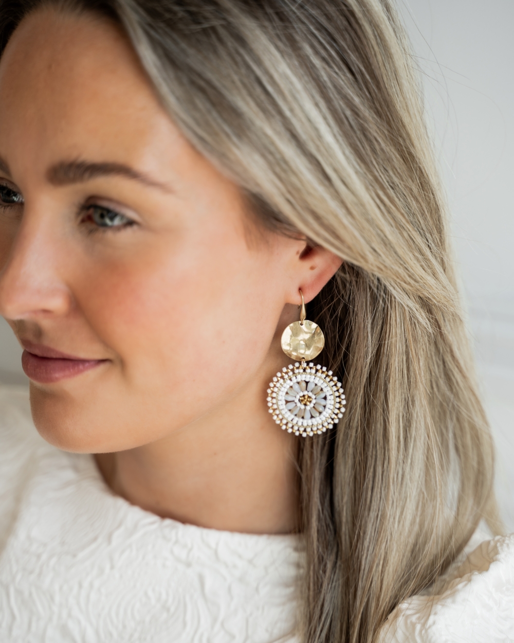OORSTEKERS SUMMER BEADS GOUD/WIT