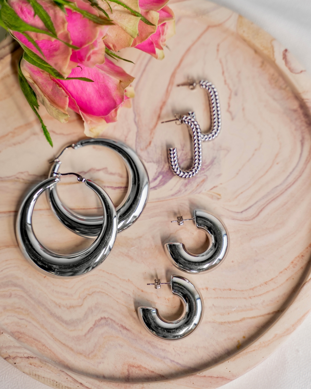 BIG HOOP OORSTEKERS ZILVER