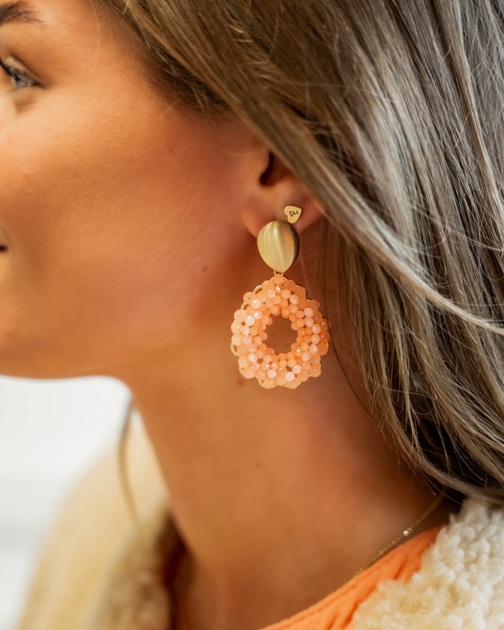 OORBELLEN DRUPPEL BEADS ORANJE