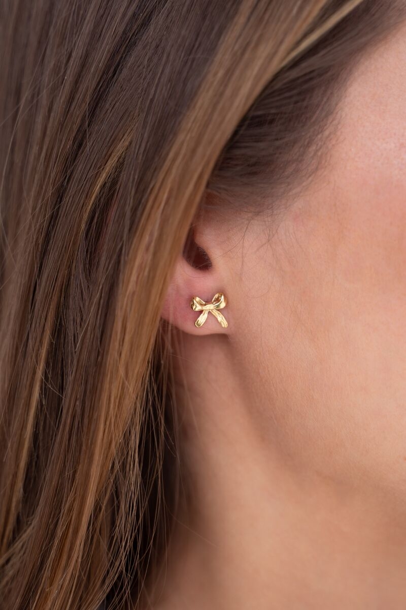 KLEINE STRIKJES STUDS GOUD
