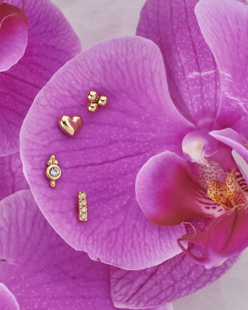 UNIVERSE STUDS MET DRIE BOLLETJES