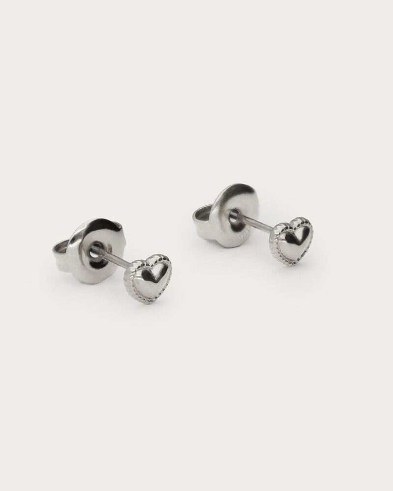 STUDS MET HARTJE EN DOTS