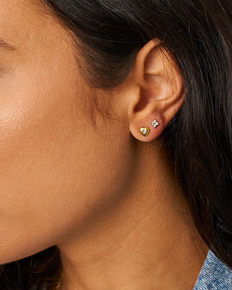 STUDS KLAVER MET TRANSPARANTE STRASS