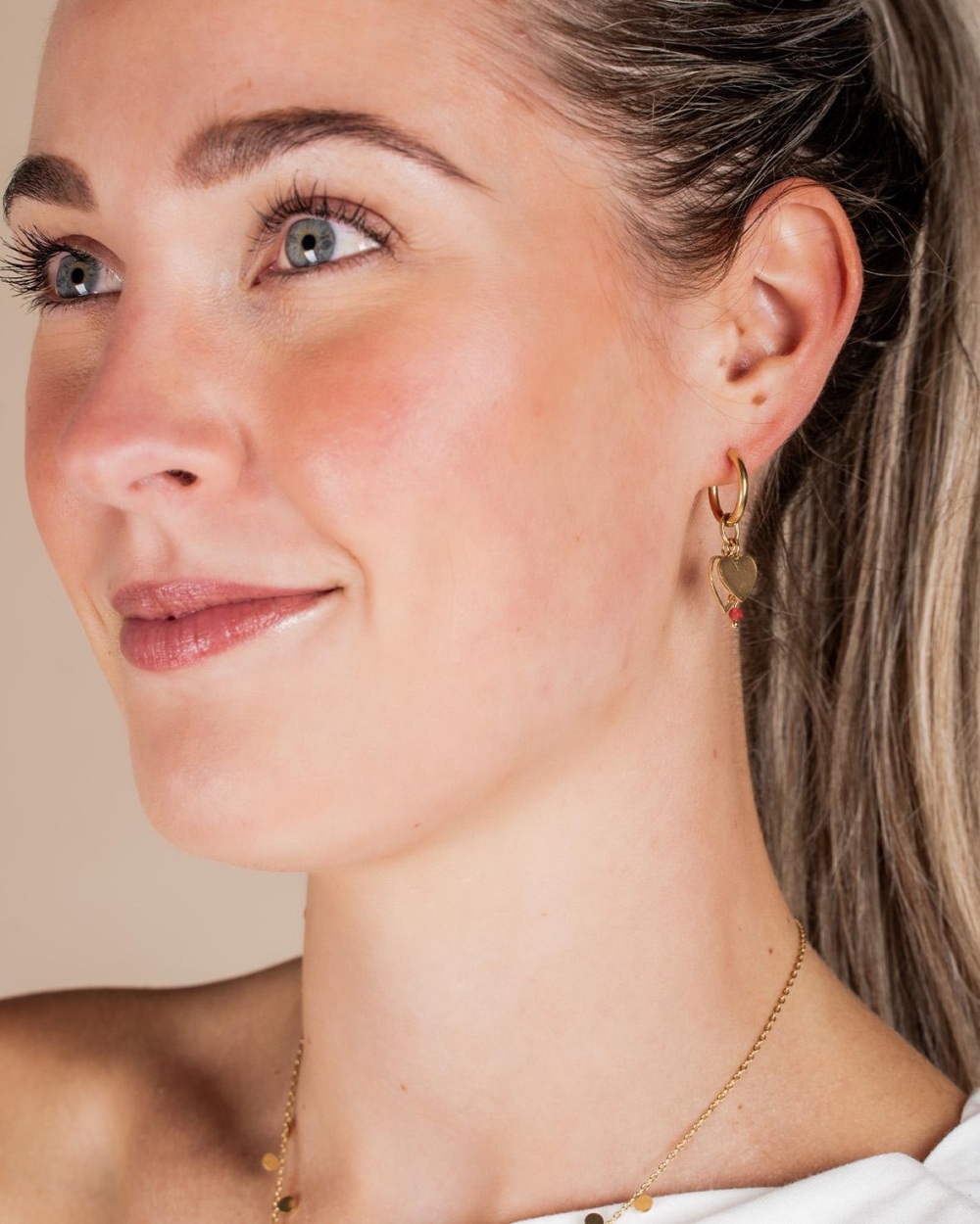 OORBELLEN HARTJES EN KRALEN GOUD/ROZE