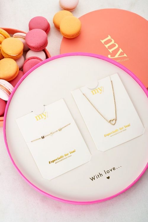 GIFTBOX MOM EN HARTJES KETTING GOUD