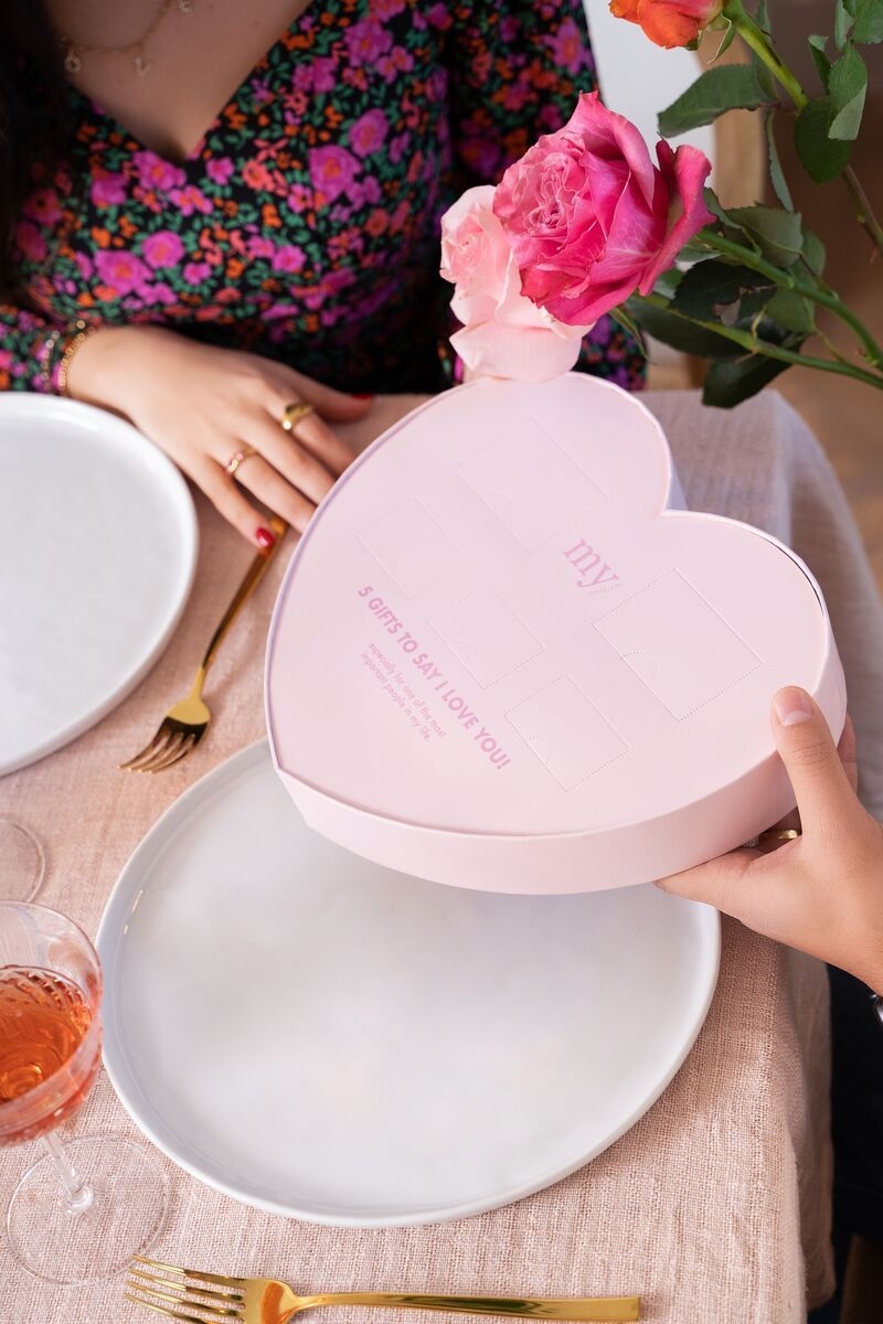 VALENTINE GIFTBOX GOLD