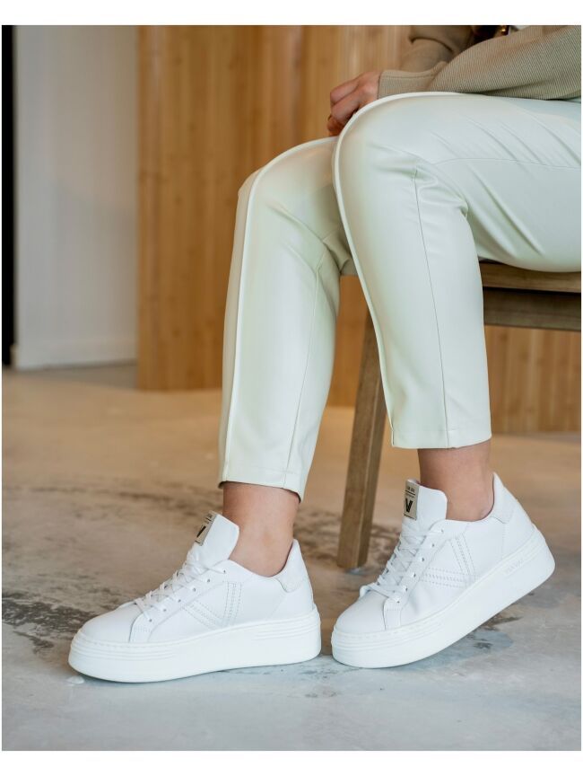 Witte sneakers via vai new arrivals