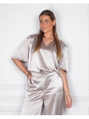 GOSSIP THE LABEL  GOSSIP THE LABEL }