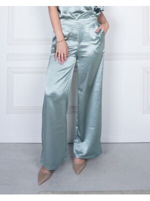 GOSSIP THE LABEL  GOSSIP THE LABEL }