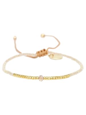 BELLE MAIS PAS QUE }